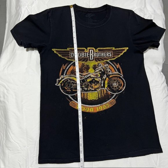Women's Doobie Brothers T-shirt, Small - Picture 5 of 6